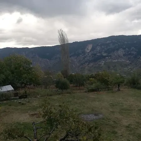 Παραδοσιακο Σπιτι Με Εσωτερικο Τζακι *