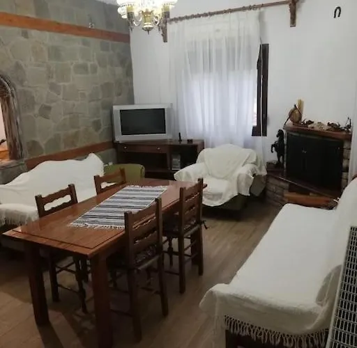 Παραδοσιακο Σπιτι Με Εσωτερικο Τζακι * Chrysomiléa