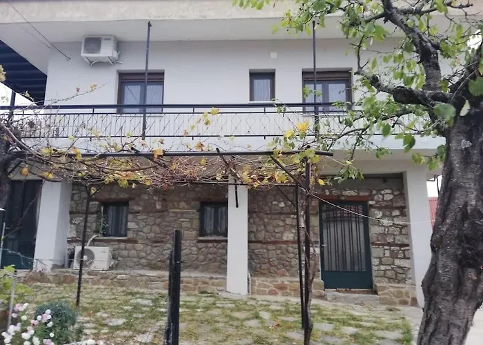 Παραδοσιακο Σπιτι Με Εσωτερικο Τζακι *