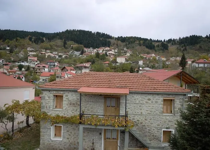 Παραδοσιακο Σπιτι Με Εσωτερικο Τζακι *